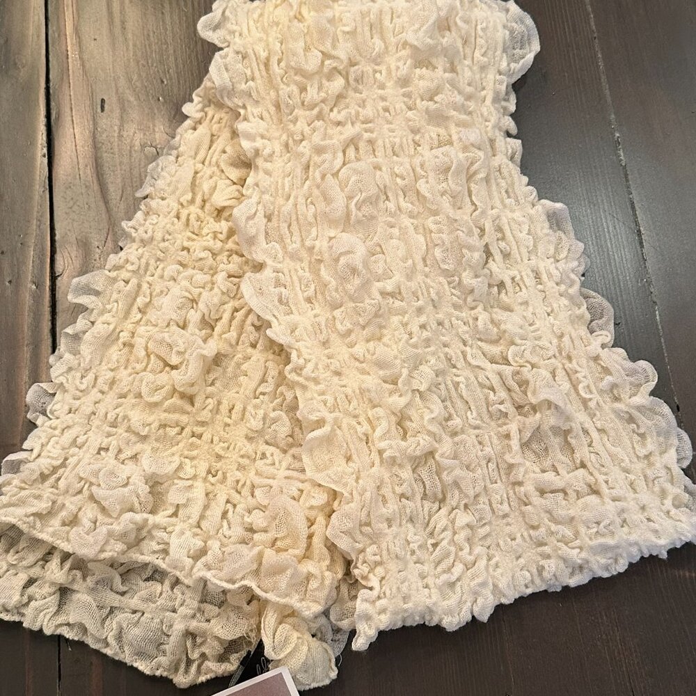 Ruffle / Ruched Cream Scarf - Picture 3 of 4
